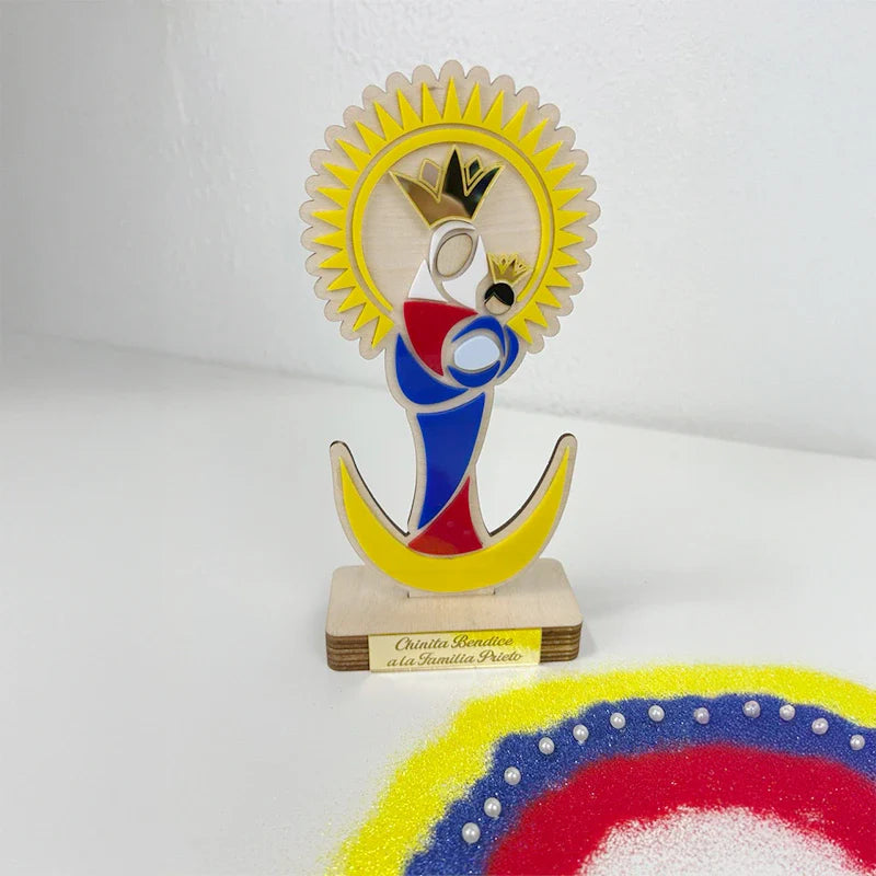 Virgen de Chiquinquirá en Madera y Acrílico